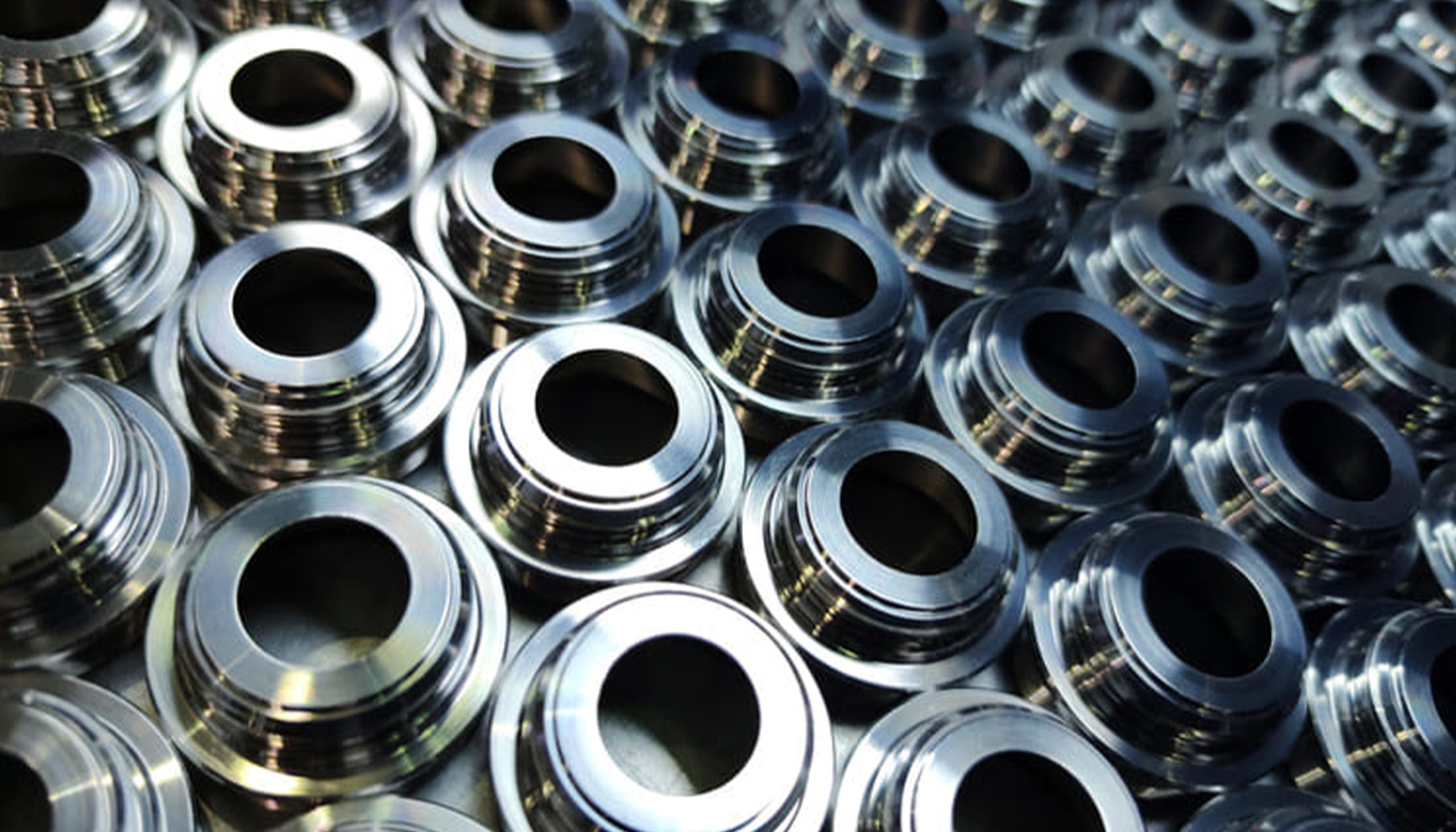 Produkcja części CNC krok po kroku - seryjne elementy po obróbce CNC w Gold Plating